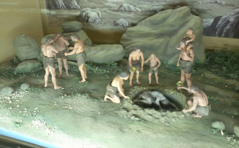 Ateş yakan neandertal insanı
