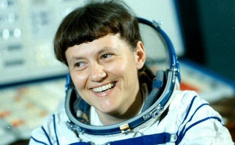 Uzayda yürüyen ilk kadın Svetlana Savitskaya