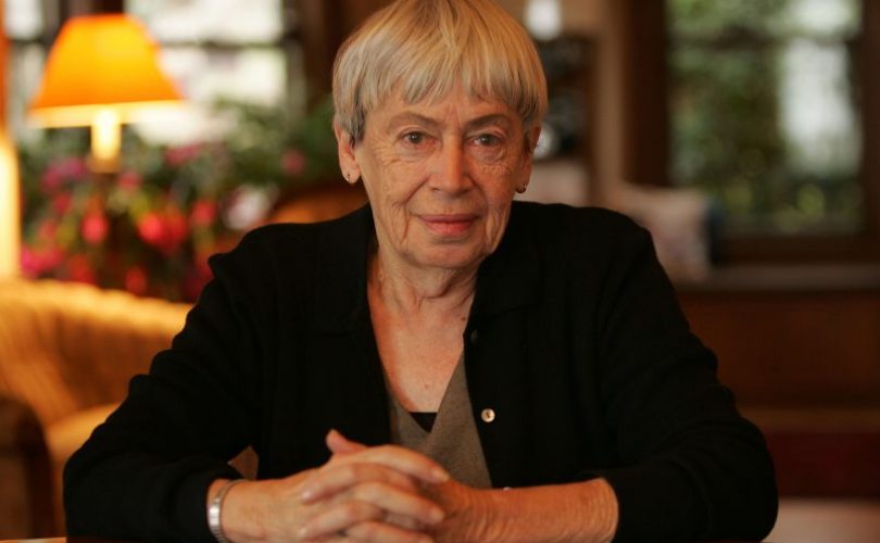 Sosyal bilim kurgunun devi: Le Guin