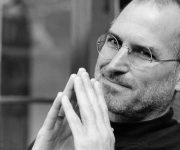 Bugün, kişisel bilgisayar devriminin öncülerinden Steve Jobs’un doğum günü