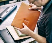 Bu gerçek deri, hiçbir hayvan incinmeden üretildi