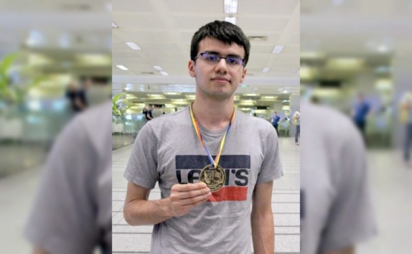 Türk öğrenci, Uluslararası Matematik Olimpiyatlarında altın madalya kazandı