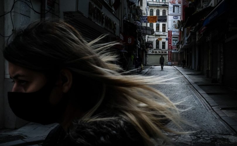 Kentler, virüsle birlikte yaşam için yeniden düzenlenmeli