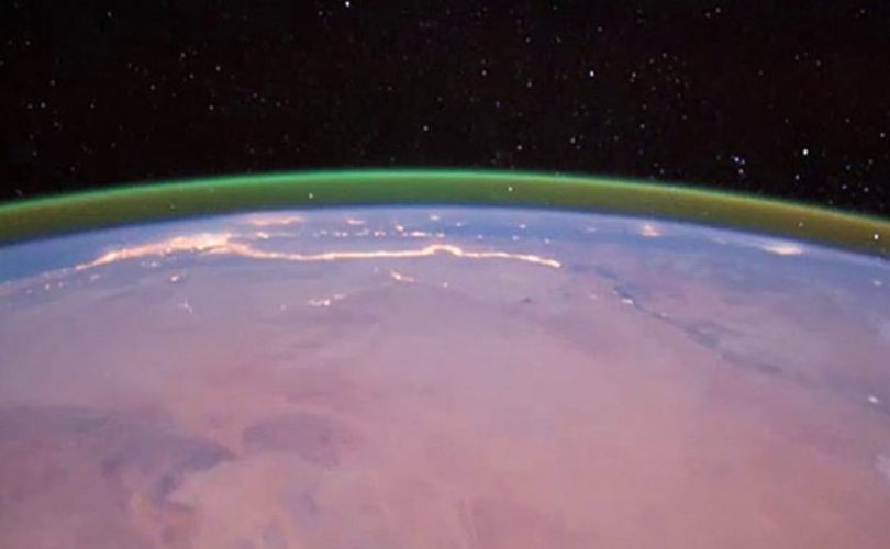 Mars’ta ilk kez yeşil gök aydınlığı tespit edildi