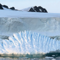 Antarktika’da 3 trilyon ton buz yok oldu