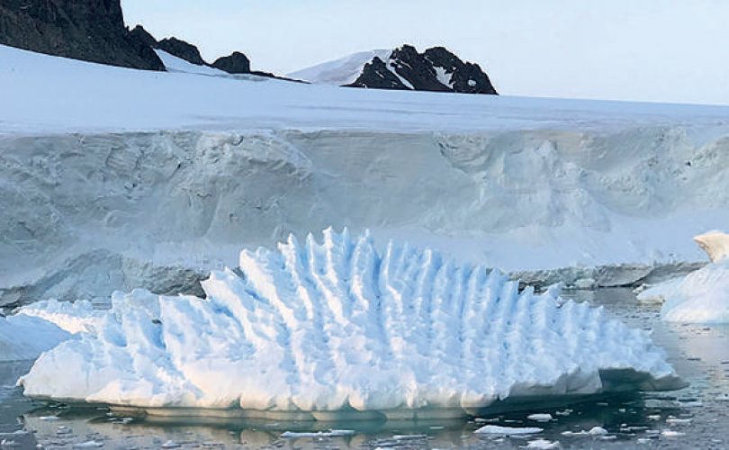 Antarktika’da 3 trilyon ton buz yok oldu