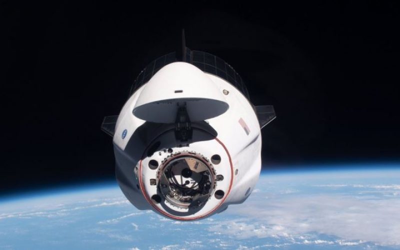 SpaceX’in 4 astronotu taşıyan uzay aracı dünyaya döndü