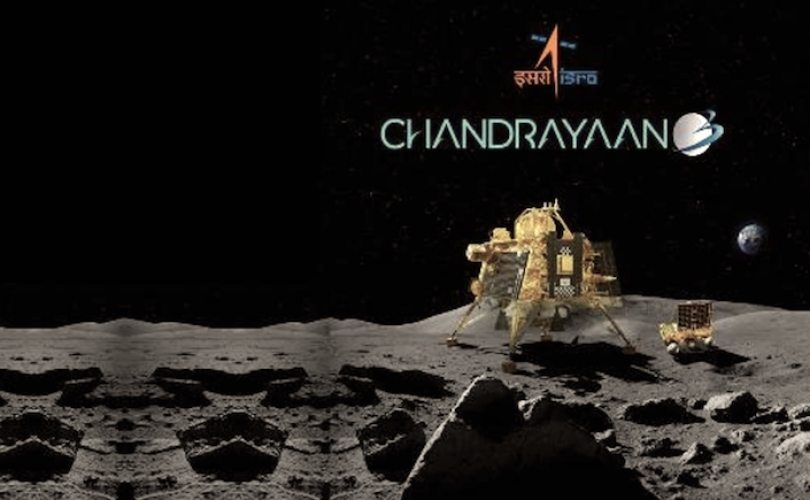 Hindistan, uzay aracını Ay yüzeyine başarıyla indirdi