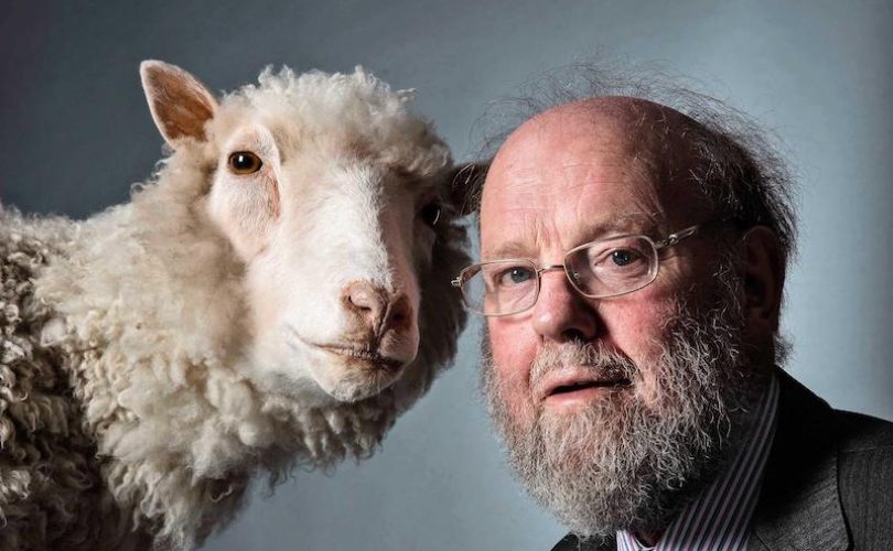 Klonlanmış koyun Dolly’i yaratan Ian Wilmut hayatını kaybetti