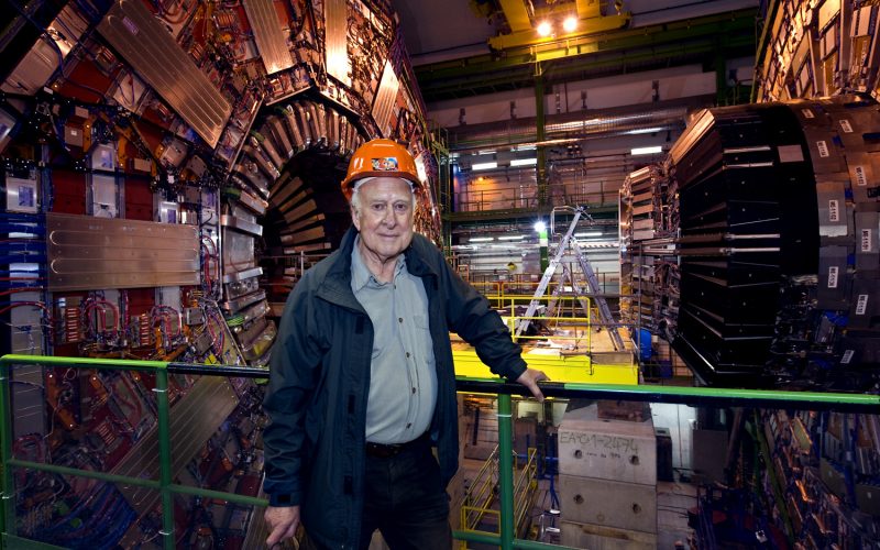 Higgs bozonunu ortaya atan fizikçi Peter Higgs hayatını kaybetti