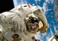ABD’li astronot, yörüngede geçen 7 ayın ardından ilk uzay yürüyüşünü yaptı
