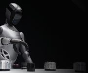 Yeni insansı robot, daha fazla esneklik ve iki kat pil ömrü sunuyor