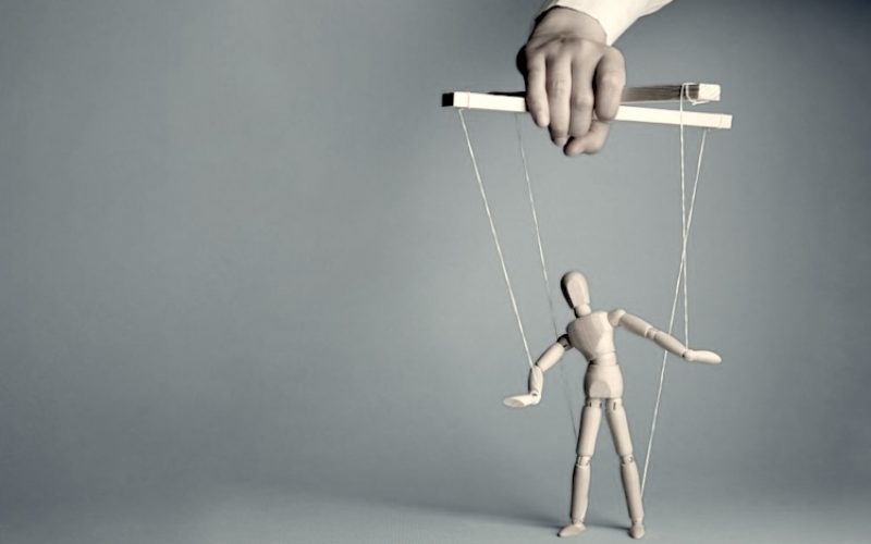 Kimileri denetlemeyi çok sever!..