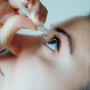 FDA onaylı göz damlasıyla, yakın gözlüğüne elveda