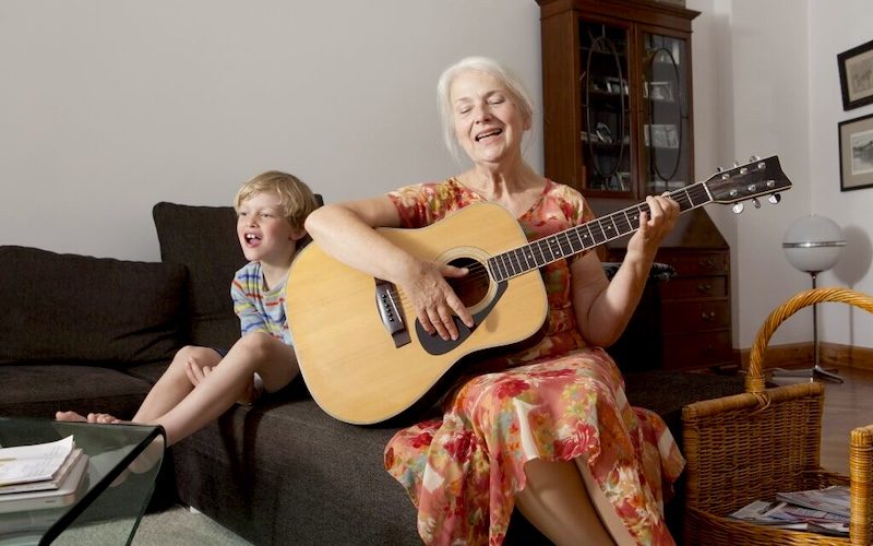 Müzik aleti çalmak beyni genç tutuyor