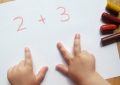 Parmaklarıyla sayan çocuklar, matematikte daha mı başarılı?