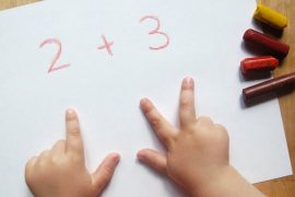 Parmaklarıyla sayan çocuklar, matematikte daha mı başarılı?