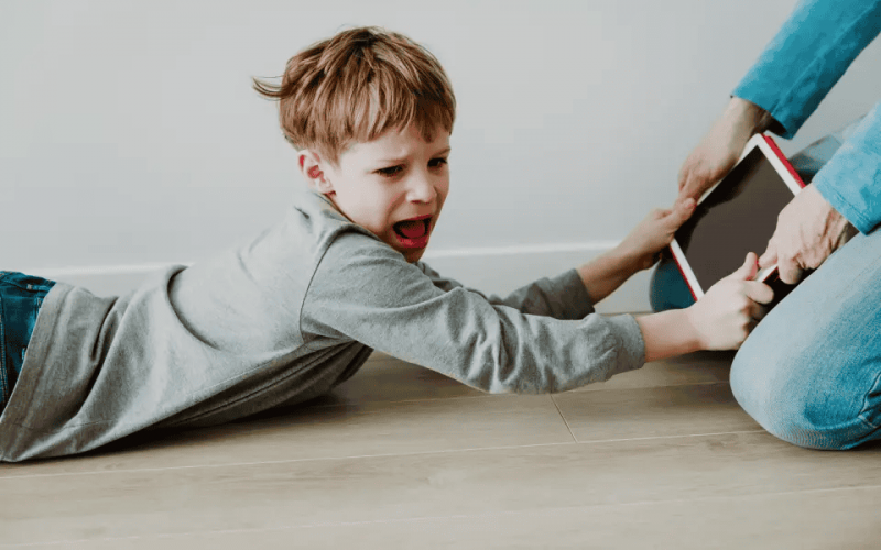 Ekran Bağımlılığı: Ergen Beynini Sessizce Tüketen Tehdit