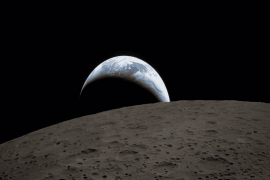 Dünya’nın Ay’ın ufuk çizgisinin altına batışı…