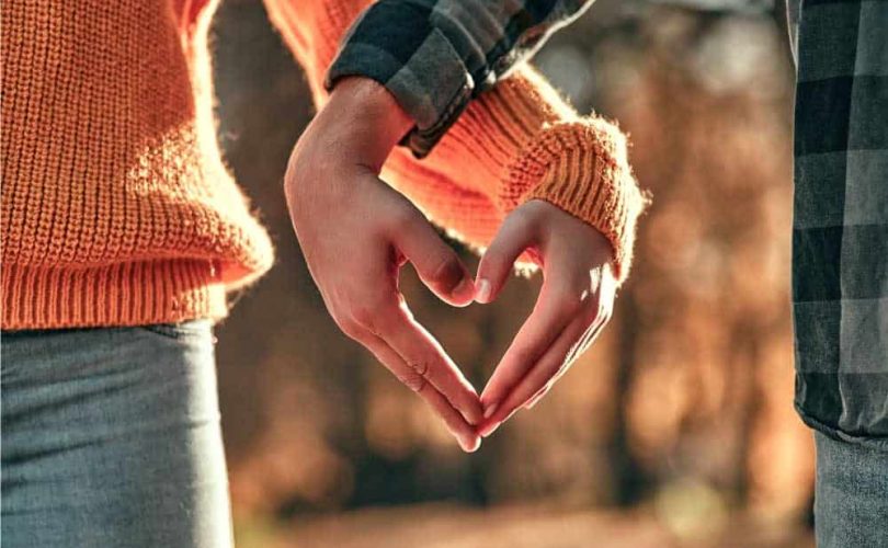 Bilim insanları aşkı tanımlamaya çalıştı, ama yine başaramadı…